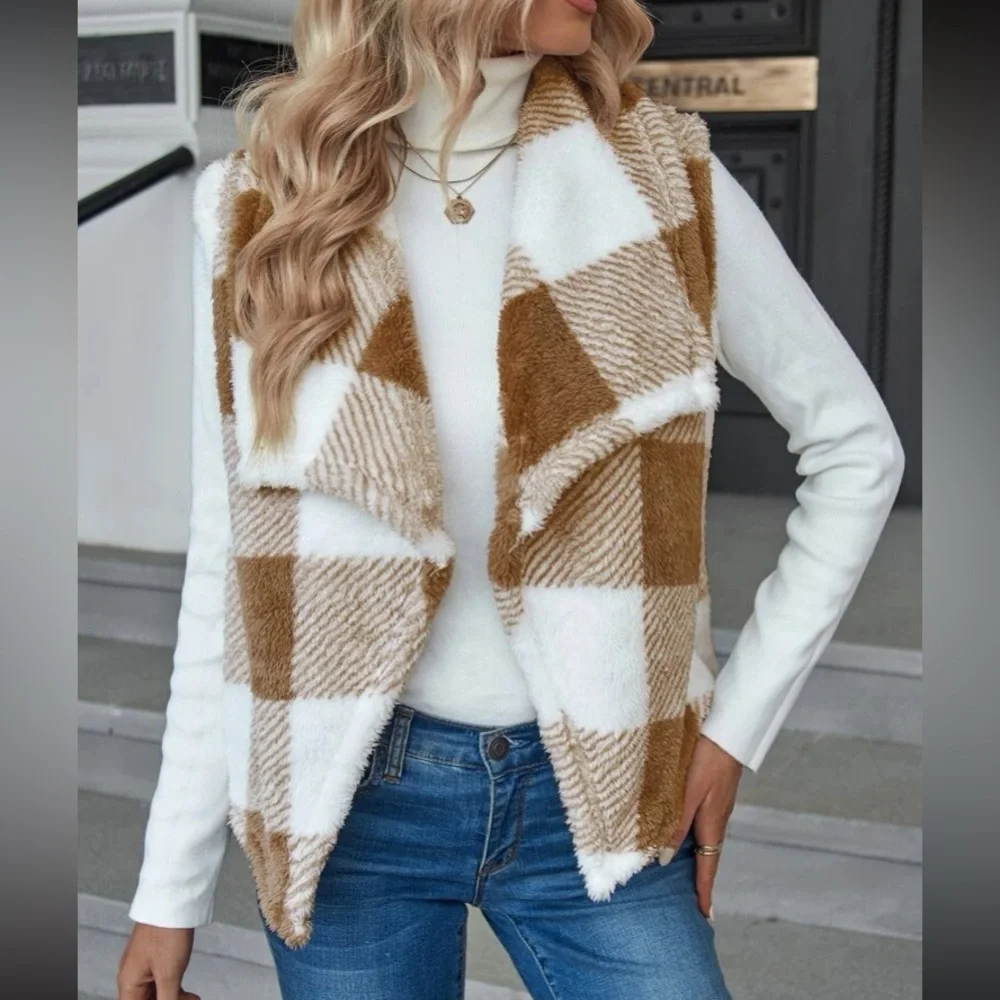 Cozy Buffalo plaid open front vest - Picture 12 of 15